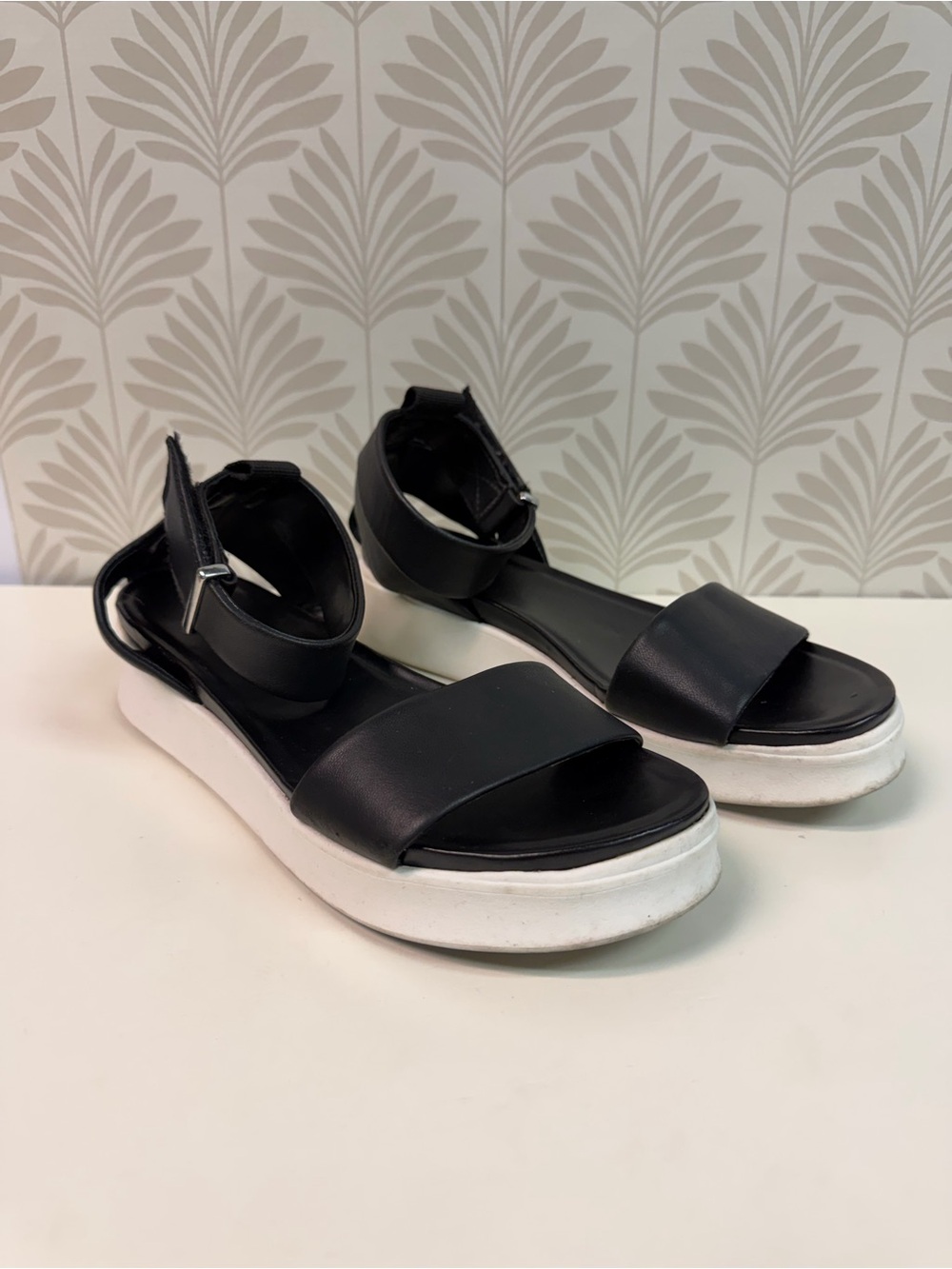 Franco Sarto Black Leather Platform Sandals Size 9